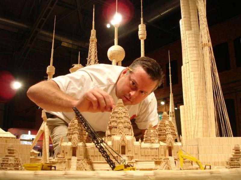 Toothpick sculptures of the world’s most recognizable architecture