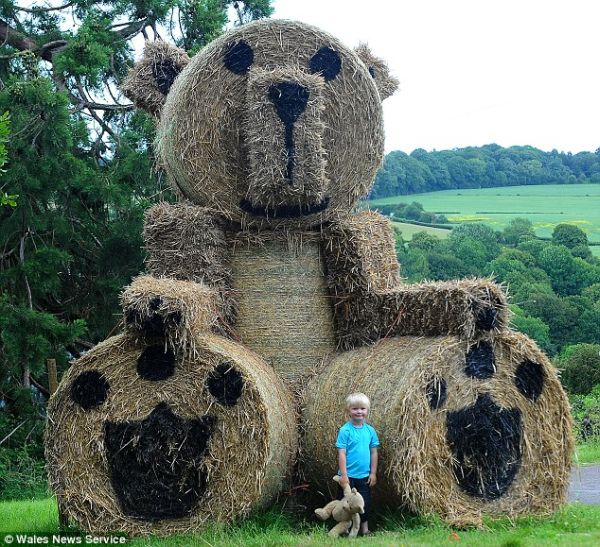 18 ft Taddy Bear by Phil Gwilliam