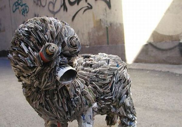 Animal sculptures from old newspapers