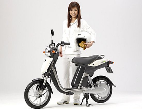 ec 03 zero emission electric scooter 1