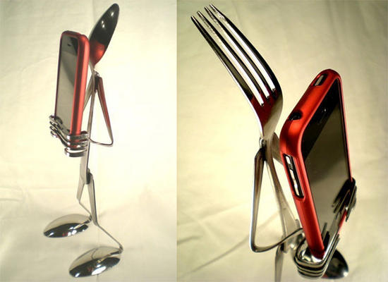 fork and spoon iphone stand1