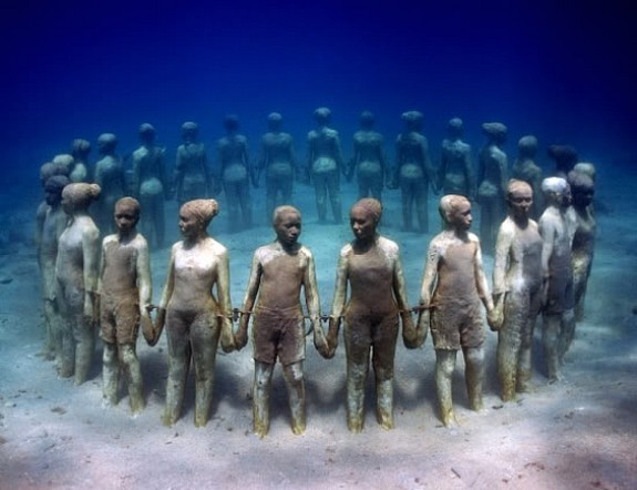 Jason deCaires Taylorâs underwater sculpture garden
