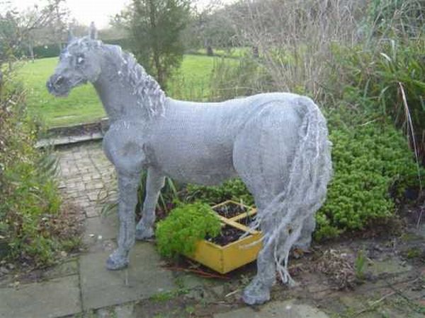Lucia Corrigan wire horse sculpture
