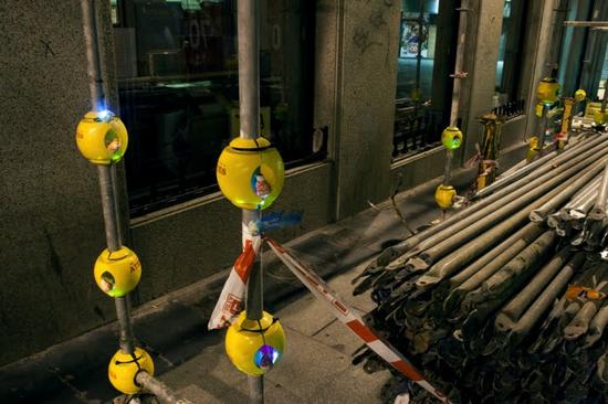 luzinterruptus urban nest light art installation 1