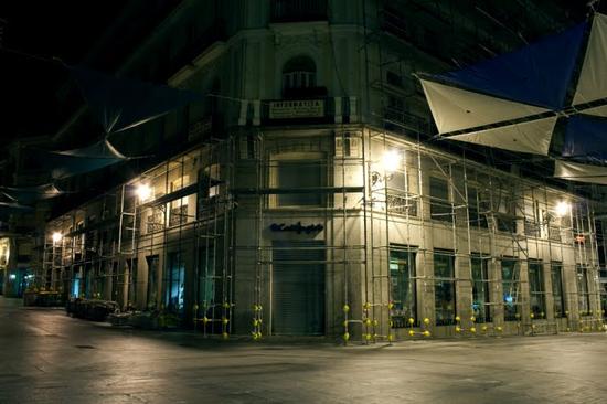 luzinterruptus urban nest light art installation 1