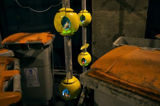 luzinterruptus urban nest light art installation 3