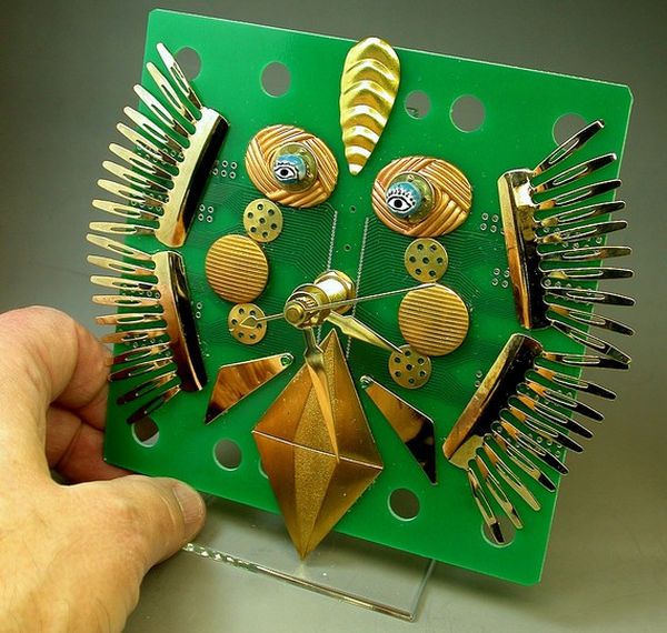 Recycled circuit board clock 2
