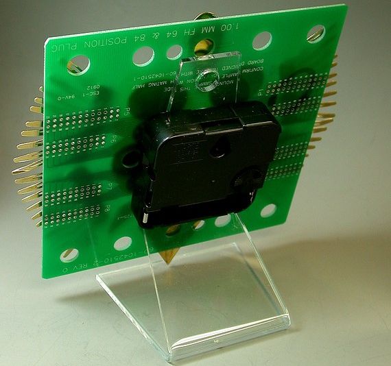 Recycled circuit board clock 3