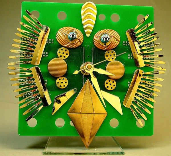 Recycled circuit board clock