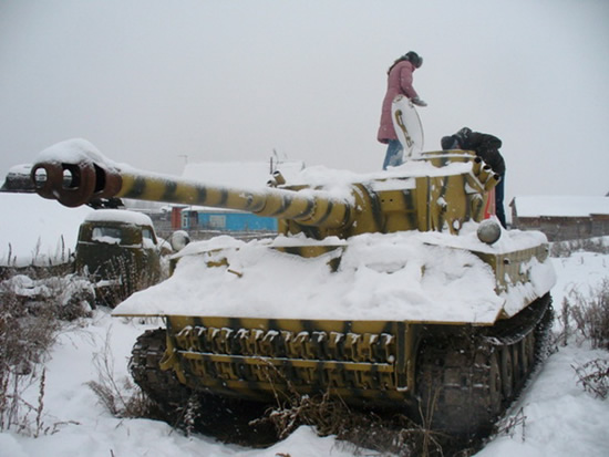 russian artisan creates ww2 armored division from 