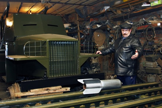 russian artisan creates ww2 armored division from 