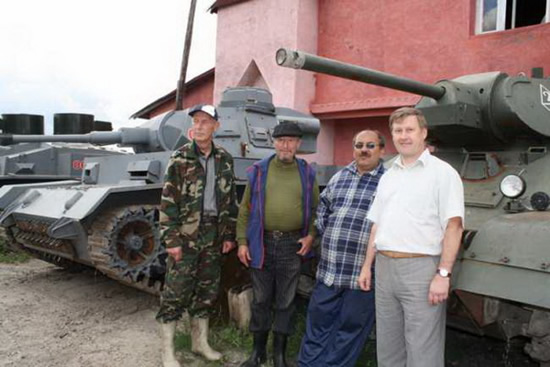 russian artisan creates ww2 armored division from 