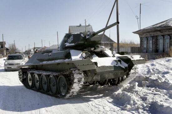 russian artisan creates ww2 armored division from 