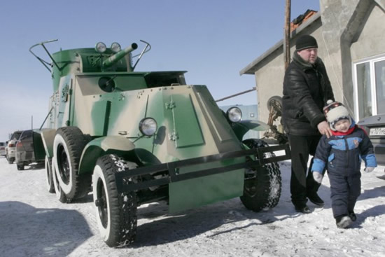 russian artisan creates ww2 armored division from 