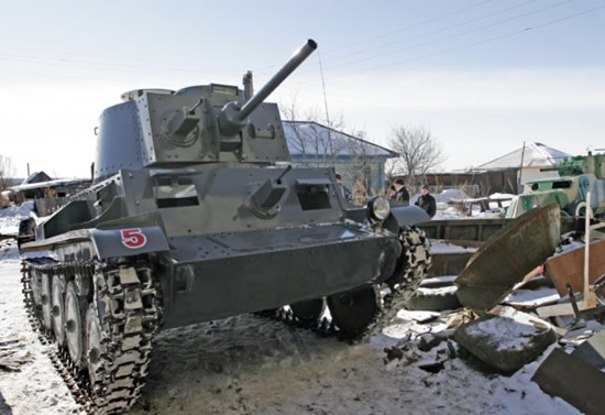 russian artisan creates ww2 armored division from 