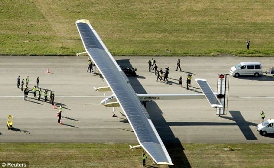 solar impulse solar powered plane 2