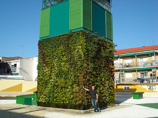 spain cubical vertical garden 1