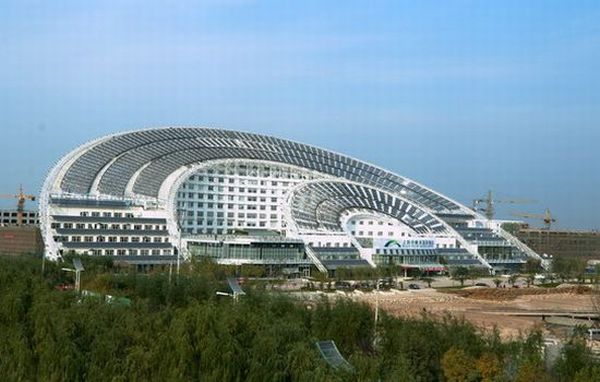 Worldâs largest solar building
