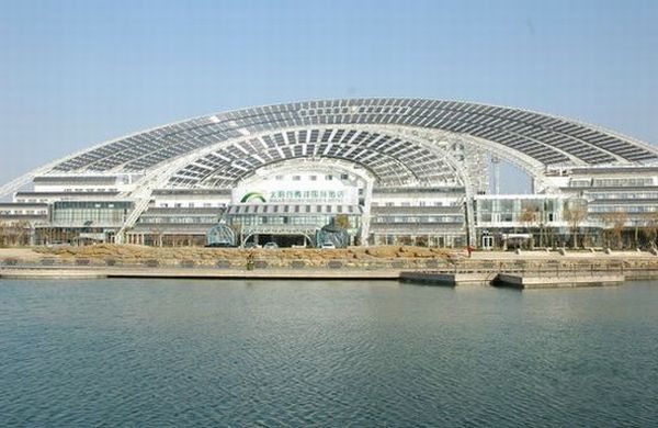 Worldâs largest solar-powered office