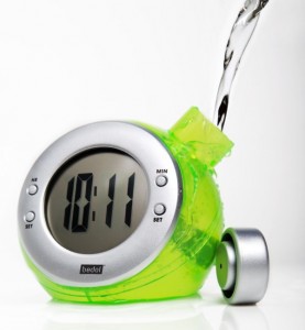 cropped green water clock Grn Pour