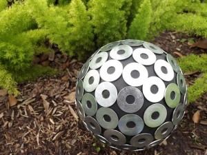 original-Tom-Russell-Smart-Chic-Outdoors-garden-ball-washer-beauty_s4x3_lg