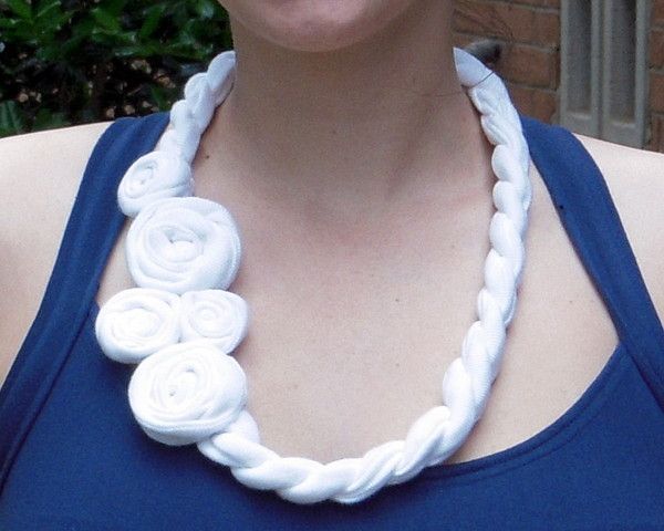 rose_t_shirt_necklace-thumb-600x480-160849