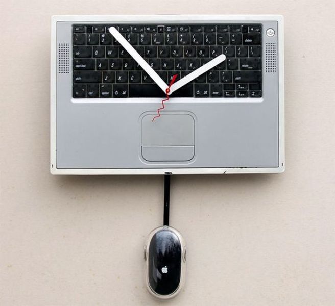 Voguish Apple Powerbook Clock