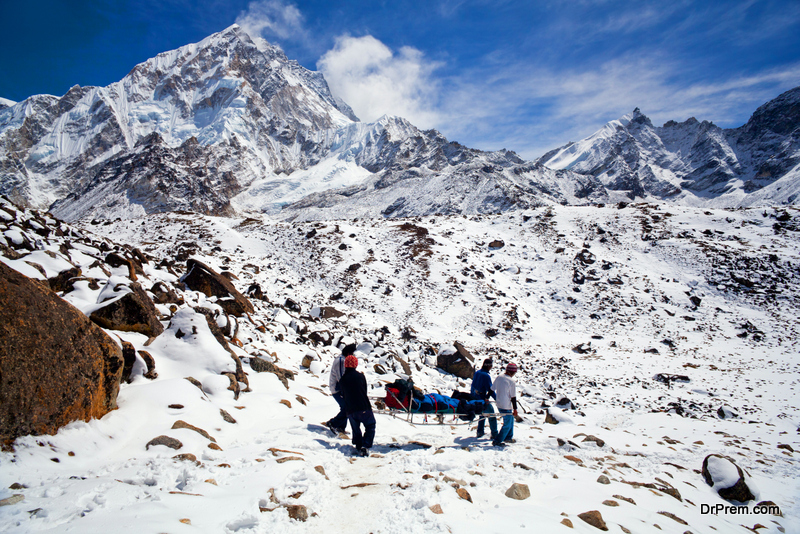 Mount-Everest-traffic-jam