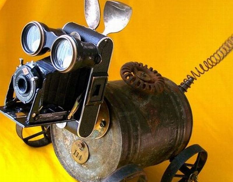 make a robot from recycled materials