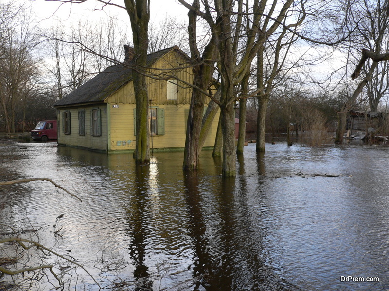 Floods disrupt lives