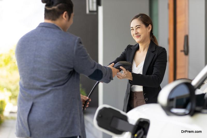 The Pros and Cons of Purchasing an Electric Vehicle